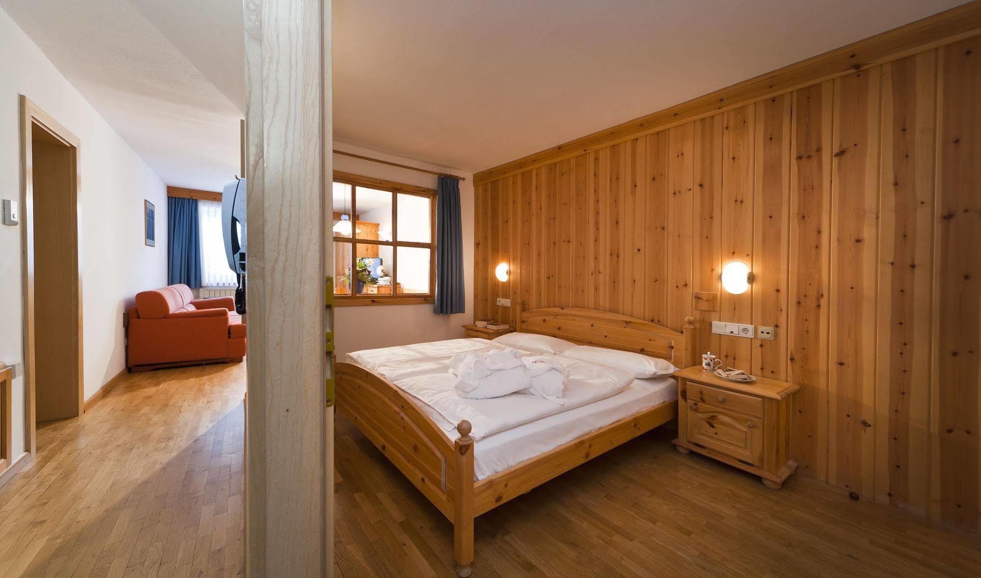 Residence Vallon Corvara In Badia Bagian luar foto